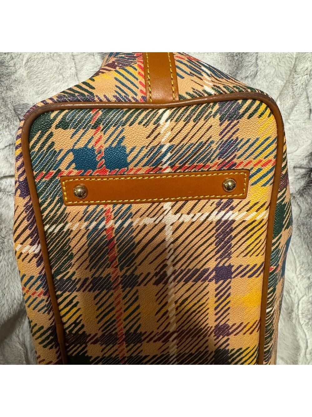 Dooney & Bourke - Tartan Plaid Collection Large Tote - EUC - Zipper Top Closure - Picture 5 of 13